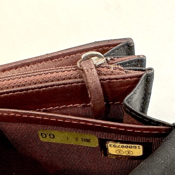 CHANEL Lambskin Quilted Gusset Flap Wallet - Picture 6 of 8